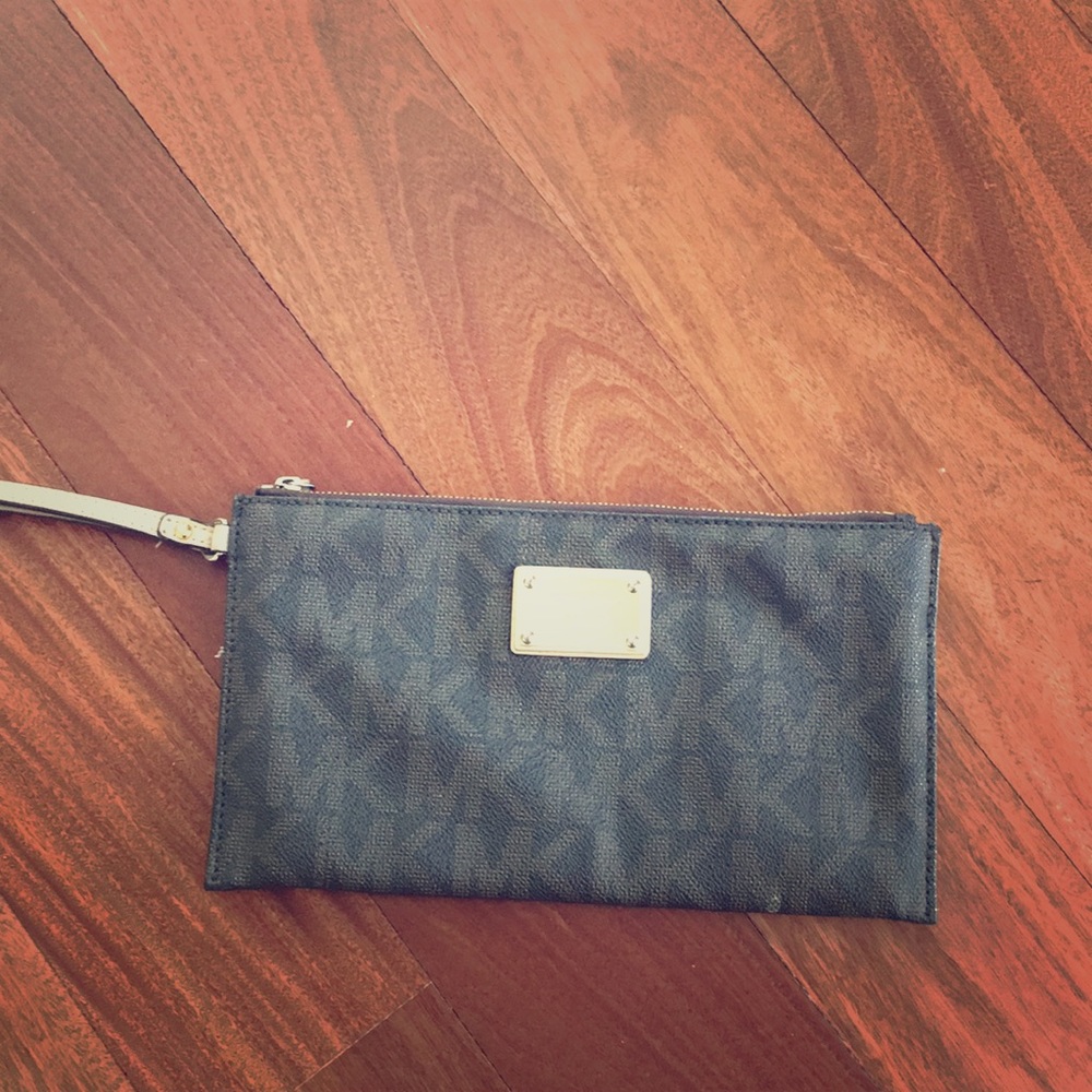 Michael Kors wristlet